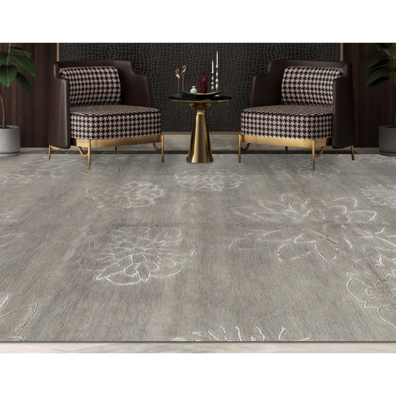 Himalayan Floral Area Rug in Gray