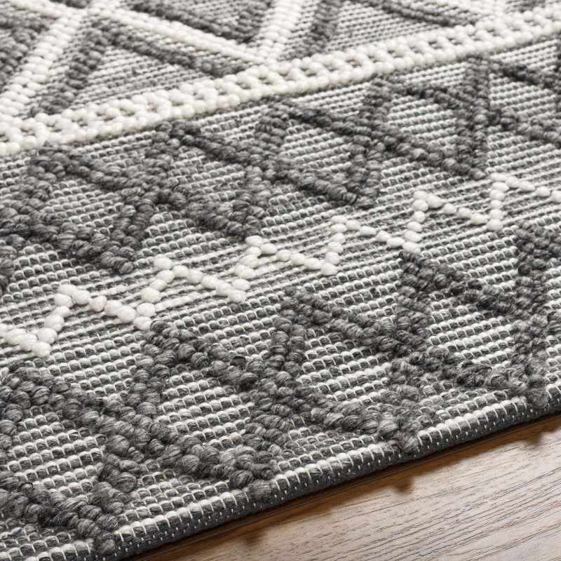 Bhrianne Geometric Handmade Flatweave Recycled P.E.T. Area Rug in Gray/White, Runner 2'6" x 8'