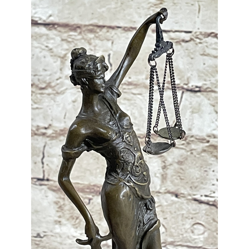 Figurine Sipi Blind Lady of Justice Scales