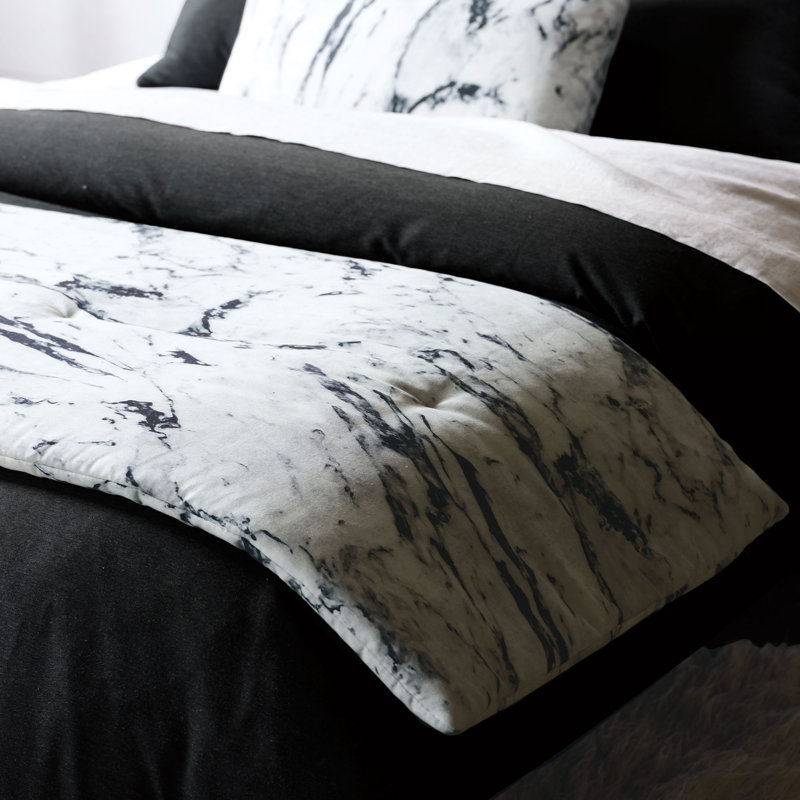 Banks Abstract Bed Runner, King