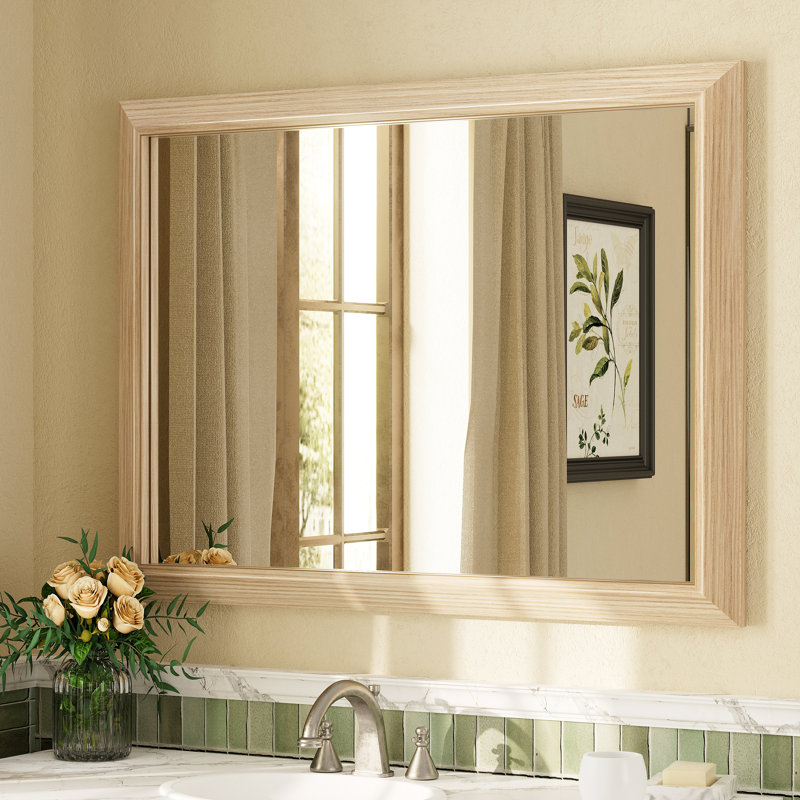 Miroir mural en verre trempé et alliage d'aluminium Amara, 55 po x 30 po, Bois jaune clair