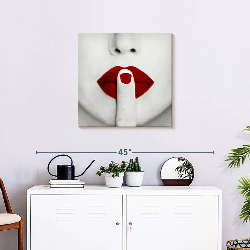 Shuttleworth Red Lips Queen, 24" H x 24" W