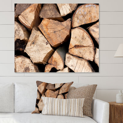 Pile de bois de chauffage - Impression traditionnelle sur bois brun