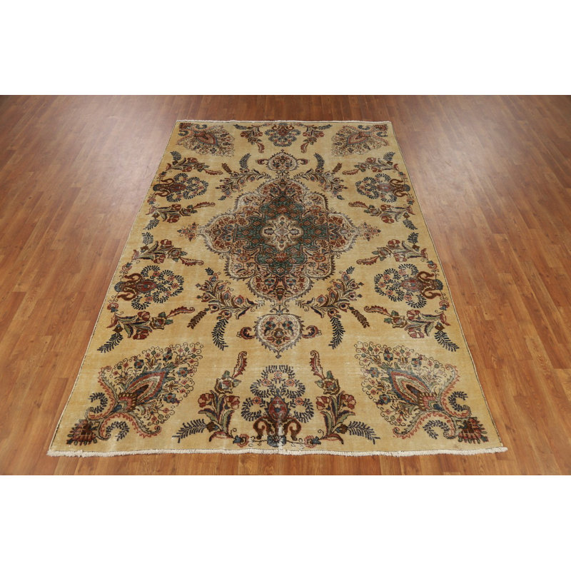 Tapis traditionnel floral en laine à médaillon 6 x 9