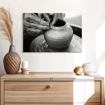 Senne Clay On Pottery Wheel