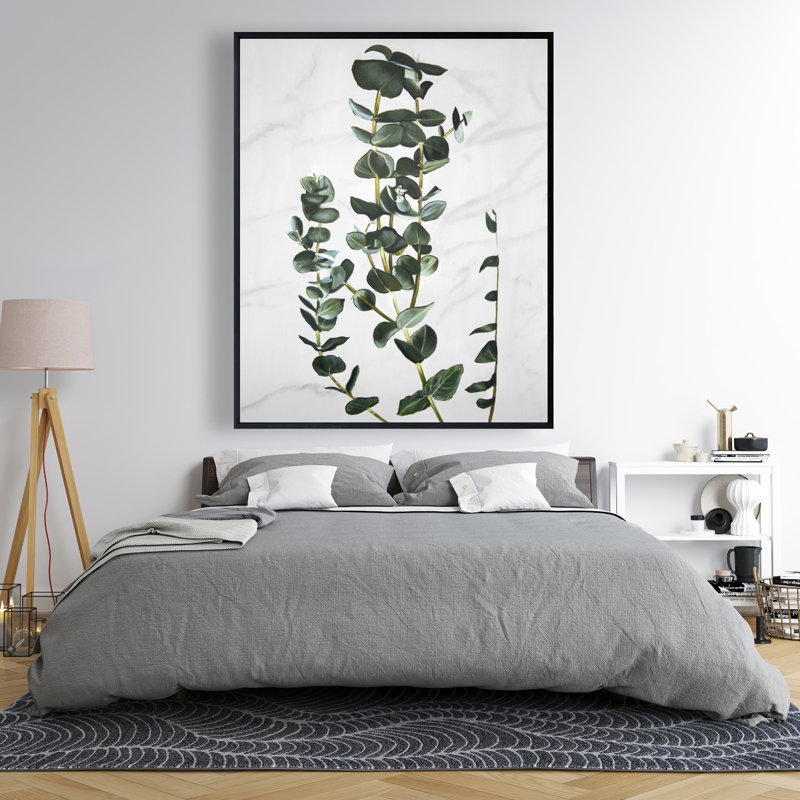 Tiges d'eucalyptus encadrées, art floral