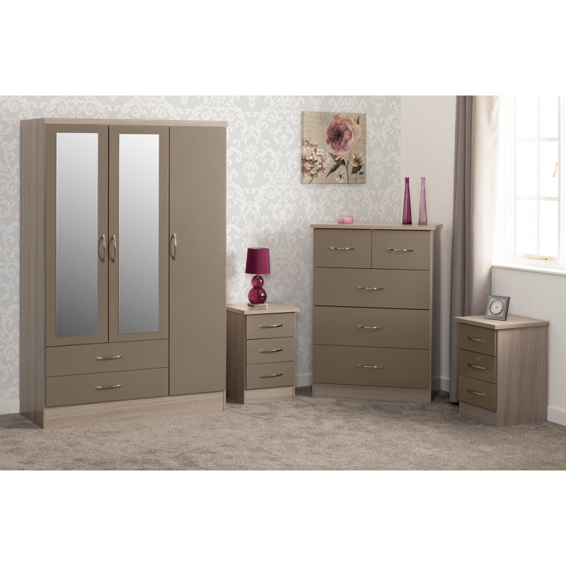 Cascio 4 Piece Bedroom Set, Coffee