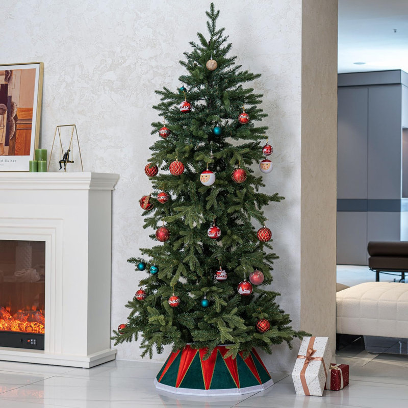 Sheelah Velvet Tree Skirt