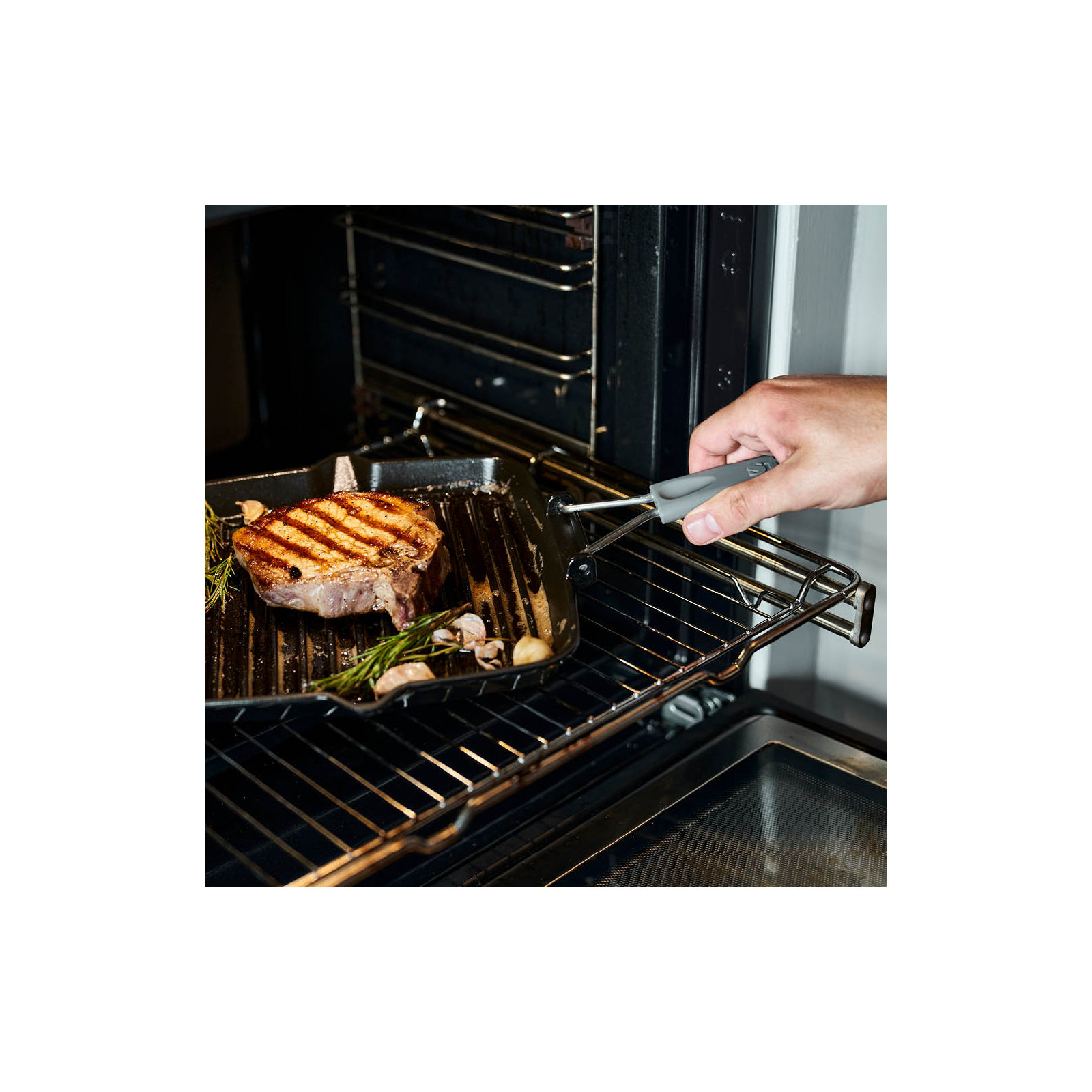 9.45 in. Cast Iron Square Grill Pan