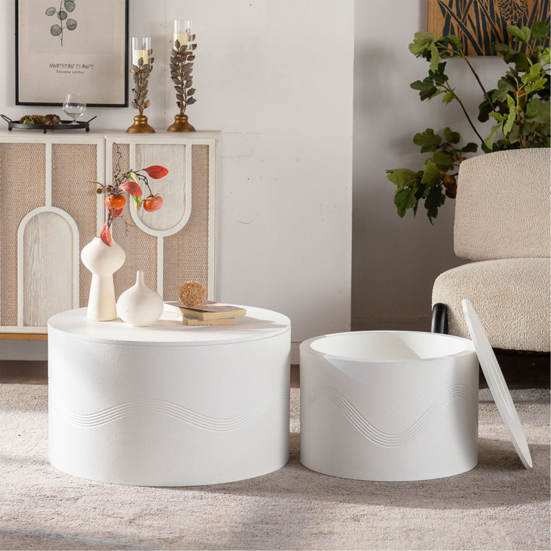 Ensemble de 2 tables basses rondes avec rangement caché - Tables d'appoint modernes en panneau de fibres à densité moyenne ondulées (26,77 po / 19,69 po) pour les petits espaces, tables de salon / chambre à coucher entièrement assemblées