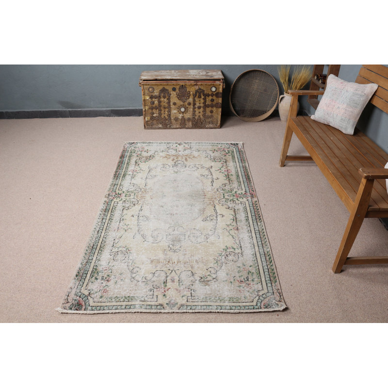 Tapis turc rétro rehaussant le décor de votre salon avec son décor Oushak délavé et bohème