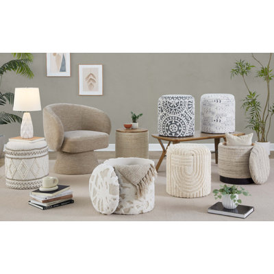 Repose-pieds de rangement de 18 pouces avec couvercle amovible, surface texturée à poils longs, grand compartiment intérieur et multifonctionnel comme repose-pieds, siège ou table.