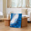 Toile, une composition abstraite envoûtante avec des textures de marbre fluides dans les tons, art mural sur toile entrelacée bleu profond et blanc vif-593799115