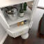 Armoire de bar en bois avec 2 tablettes de rangement ouvertes et 2 tiroirs, armoire à dossier en miroir, pieds et pieds hauts pour un nettoyage facile, armoire de buffet-953299754