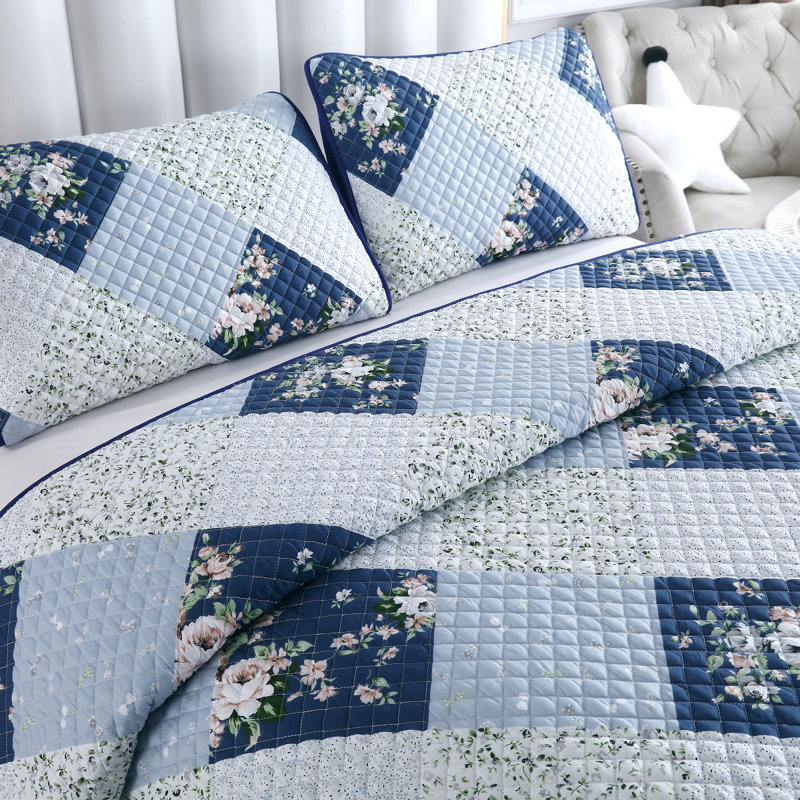 Cotton Blend Sateen Floral Quilt, California King Quilt + 2 Shams