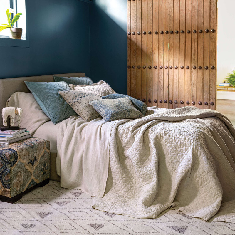 Washed Linen Quilt, King Quilt, Natural