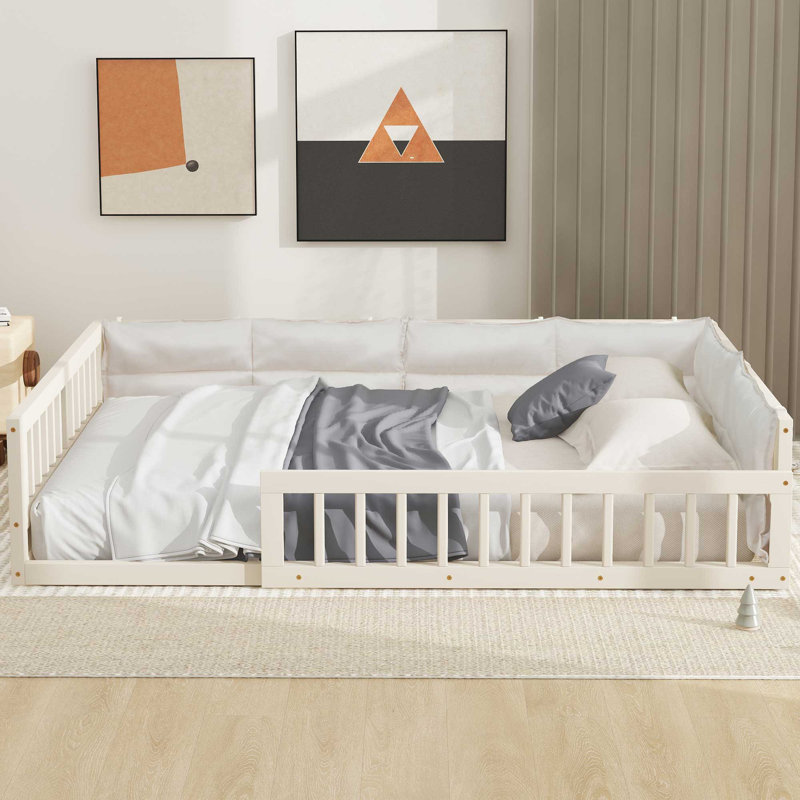 Lit plateforme tapissier en bois avec garde-corps et coussin, Beige
