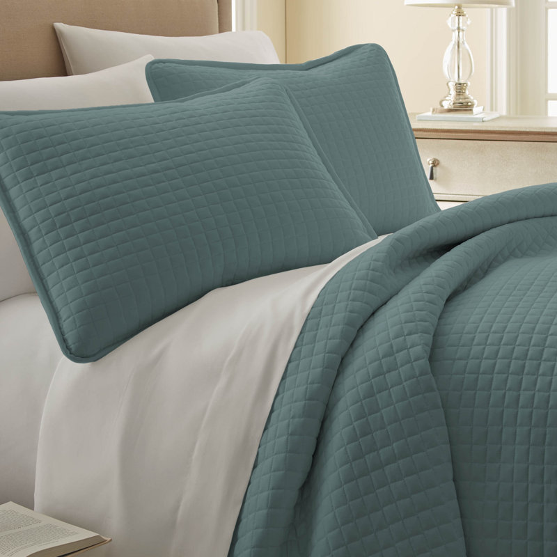 Southshore Fine Linens Vilano Oversized Quilt Set, Double-Brushed Microfiber Lightweight Quilted Bedding and 2 Pillow Shams, Full/Queen, Steel Blue