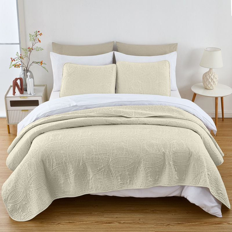 Austin Microfiber Reversible 3-Piece Coverlet / Bedspread Set, Queen Coverlet / Bedspread + 2 Standard Shams, Ivory