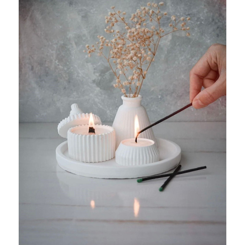 Ensemble de bougies élégantes, plateau en béton et vases 5 pièces | Bougies 100% cire de soja avec senteurs vanille et ambre | Plateau: 7,1 x 7,1 pouces, bougies chauffe-plat: grand 3,5 x 3,5 pouces, petit 1,2 x 2,4 pouces | Parfait pour la décoration intérieure et les cadeaux