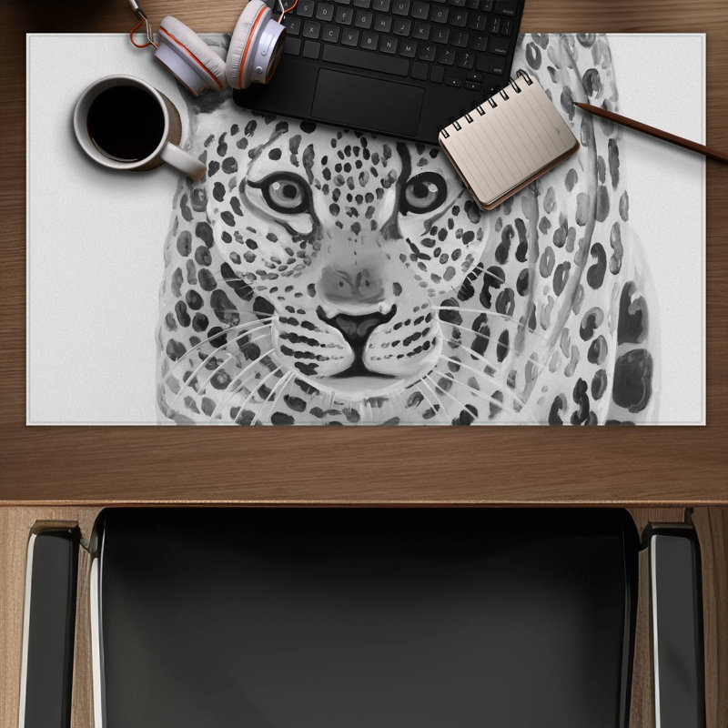 Leopard ready to attack - 14.00"x24.25" Desk mat