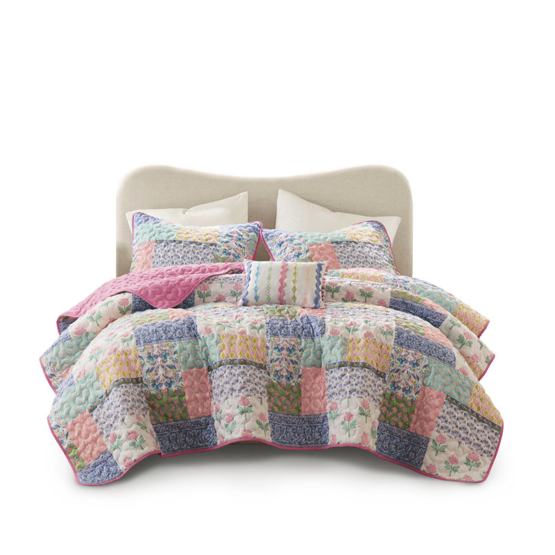 97f-f800-c2734 Bedding, Queen Comforter + 3 Additional Pieces