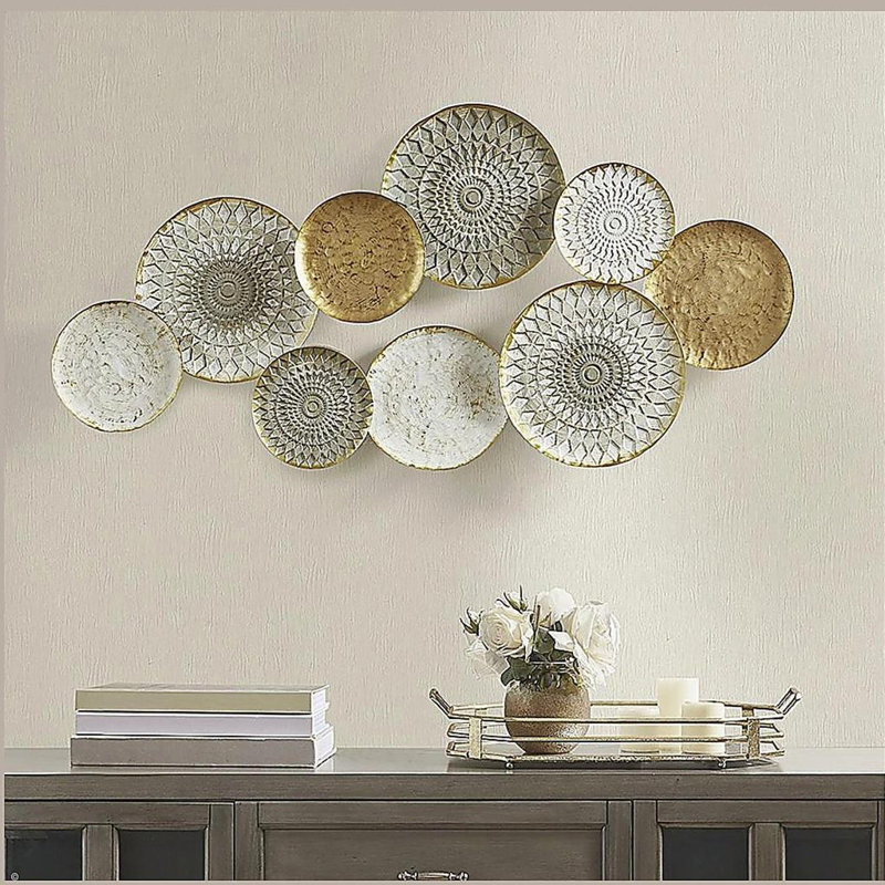 Décoration murale disques métalliques multicolores géométriques