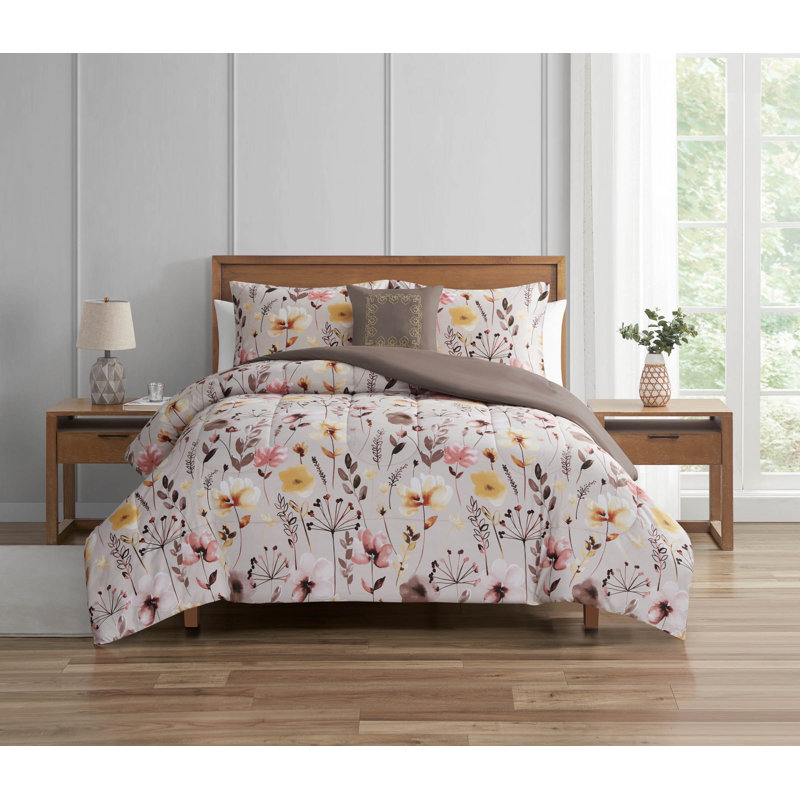 Zoa 4 Piece Comforter Set, King Comforter + 3 Additional Pieces