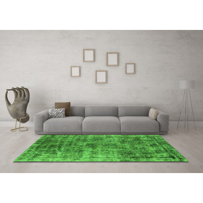 Tapis vert / noir en chenille / polyester tissé à la machine Emitt