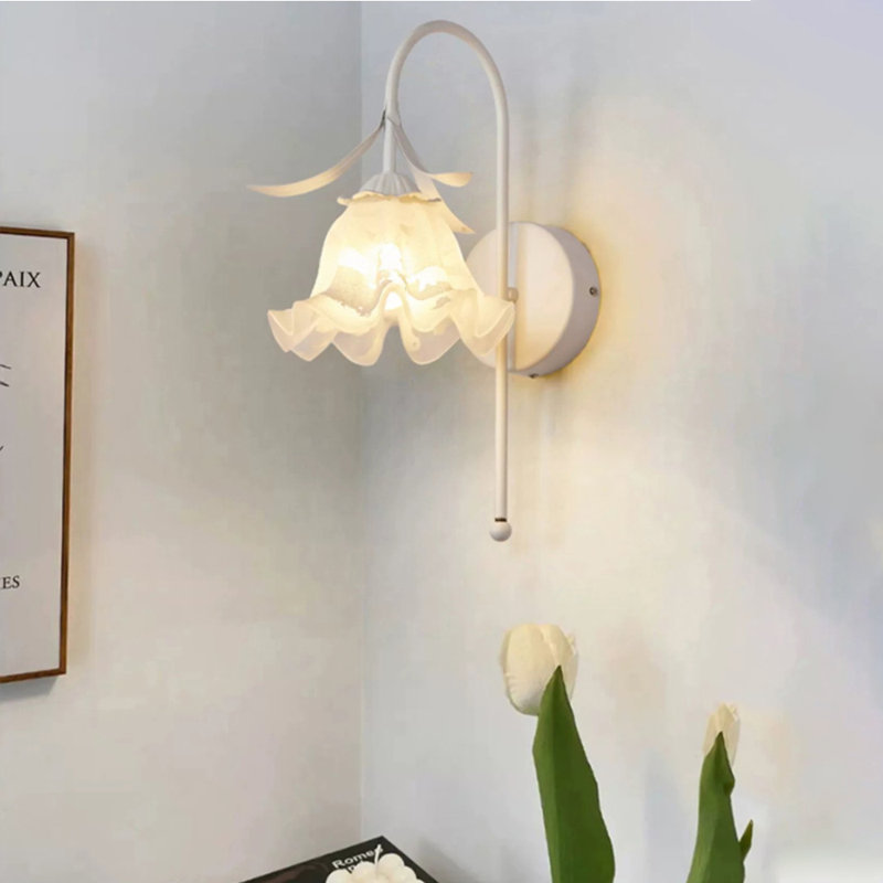 Kaseem Wallchiere, White
