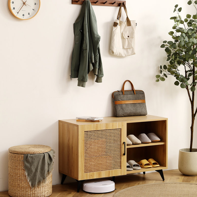 Petite armoire de rangement en bois
