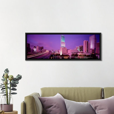 «City in the Dusk, Miami, Florida», reproduction de photo sur toile
