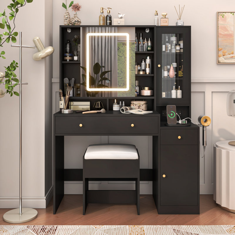 Teslim Vanity, Black