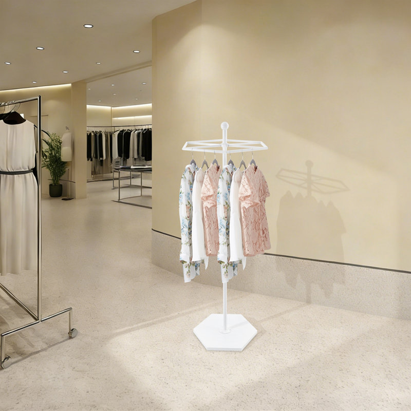 Présentoir à vêtements moderne