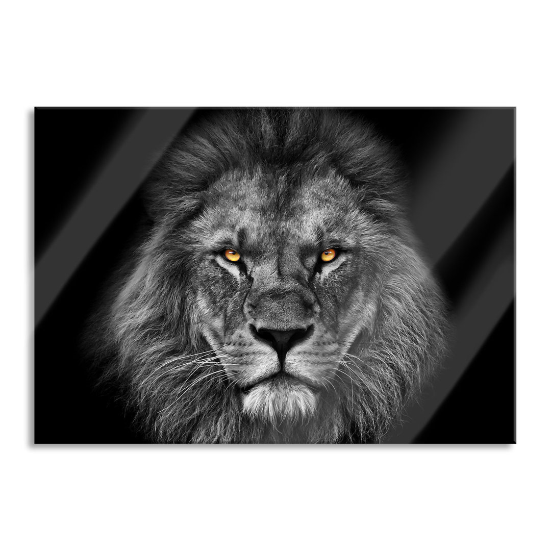 Glasbild Mächtiger Löwe mit gelben Augen