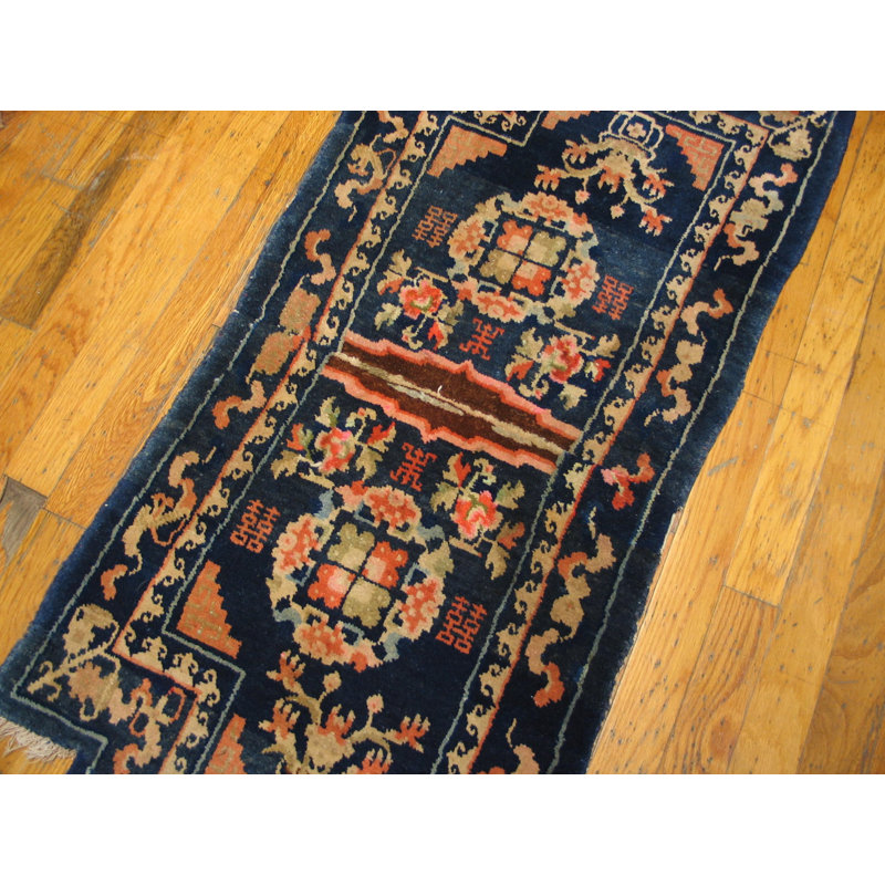 Hand Knotted Wool Area Rug in Blue