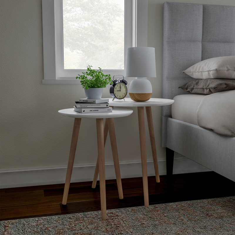 Ensemble de 2 tables d'appoint rondes Whitcher Mid-Century Modern