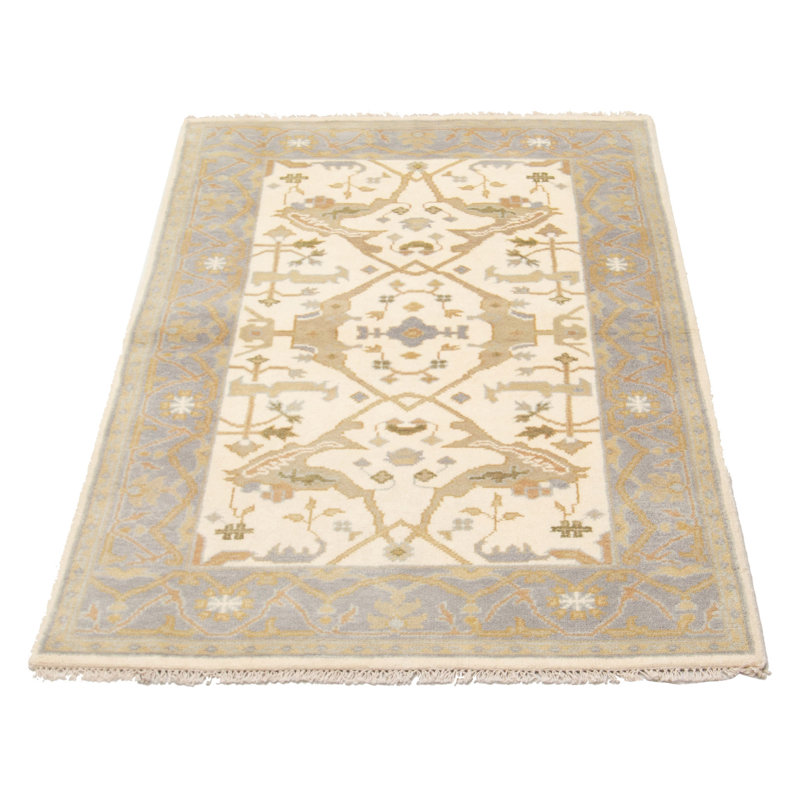 Tapis crème Royal Oushak 3 pi 11 po x 6 pi 1 po