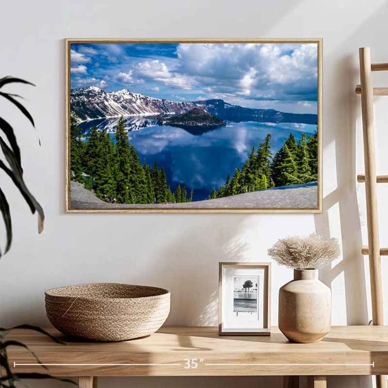 Point de vue du lac Crater, 25 po x 17 po, Cadre flottant en bois naturel