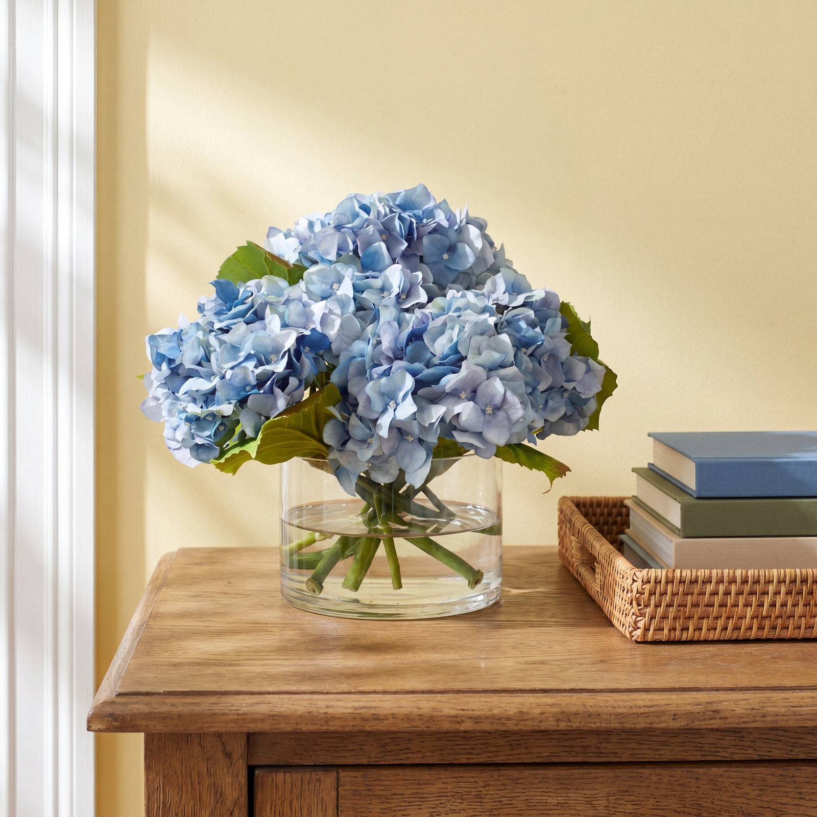 HYDRANGEA IN CYLINDER, Light Blue