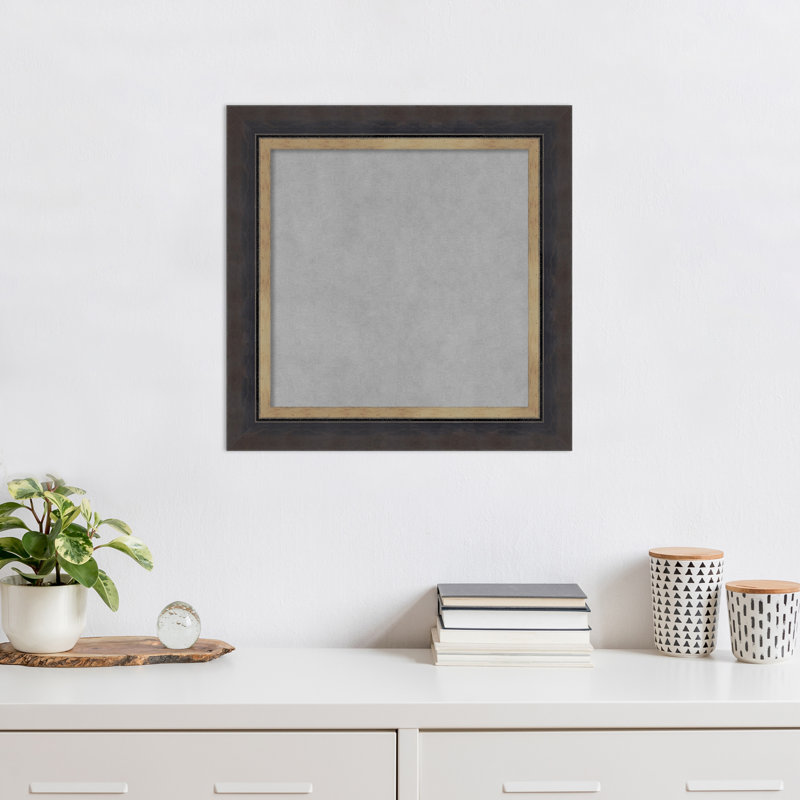 Tableau magnétique encadré martelé, H 21 po x l 21 po