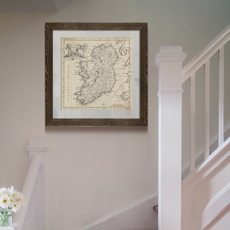 Carte de l'Irlande - impression d'art graphique, Papier, cadre noyer, H 27,5 po x l 27,5 po x P 1,5 po