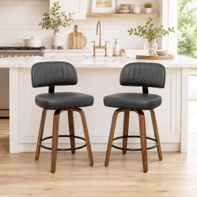 Tabourets de comptoir pivotants rembourrés en cuir de polyuréthane de style Mid-Century avec dossier courbé en bois
