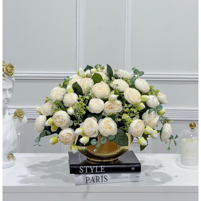 Grande pièce maîtresse en fausse pivoine blanche: arrangement de vase doré de style champêtre français