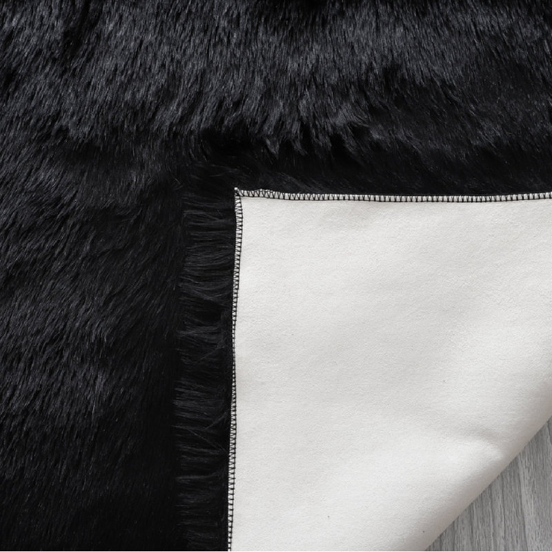 Faux Sheepskin Indoor Rug, Round 4'