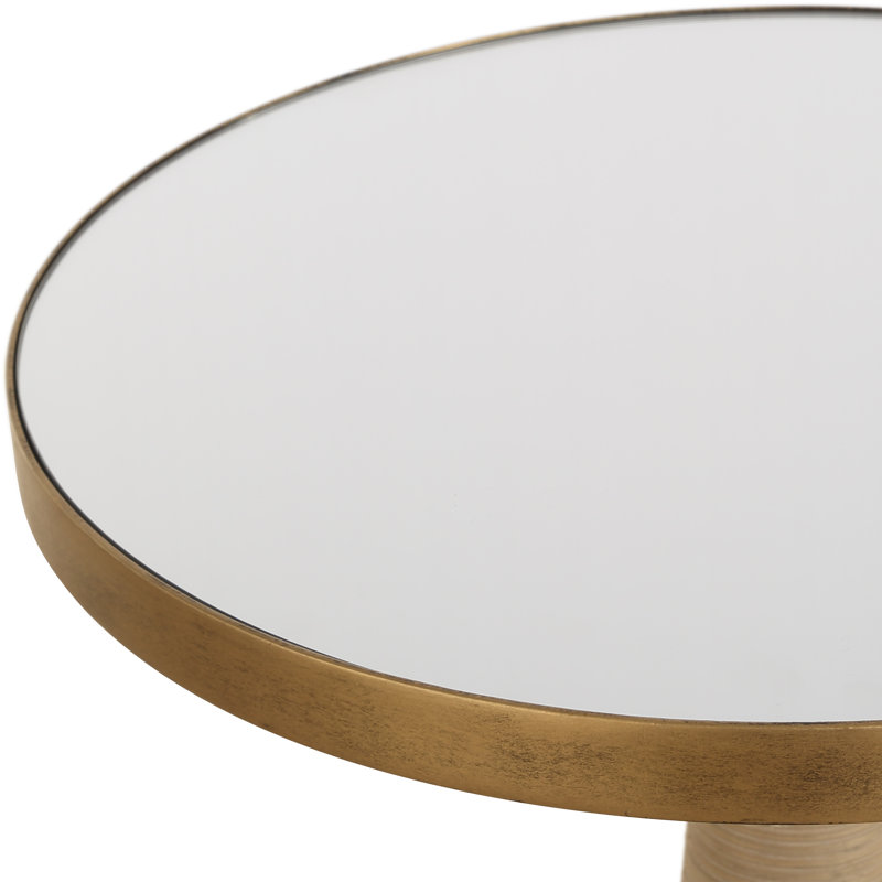 Table d'appoint en laiton Nykiah