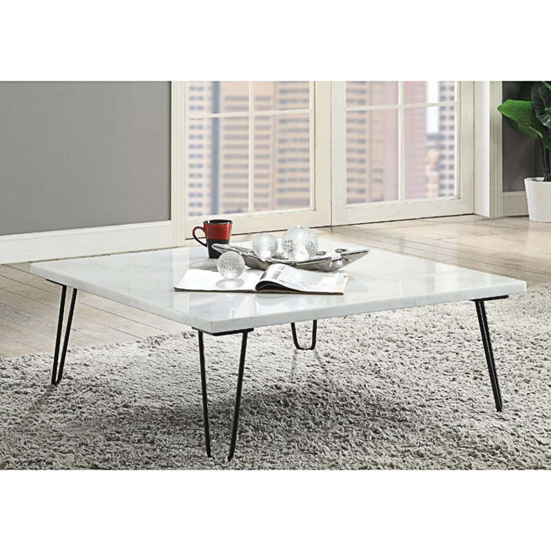 Table basse à 4 pieds avec rangement Amma, H 15 po x L 40 po x l 40 po, Blanc, Noir
