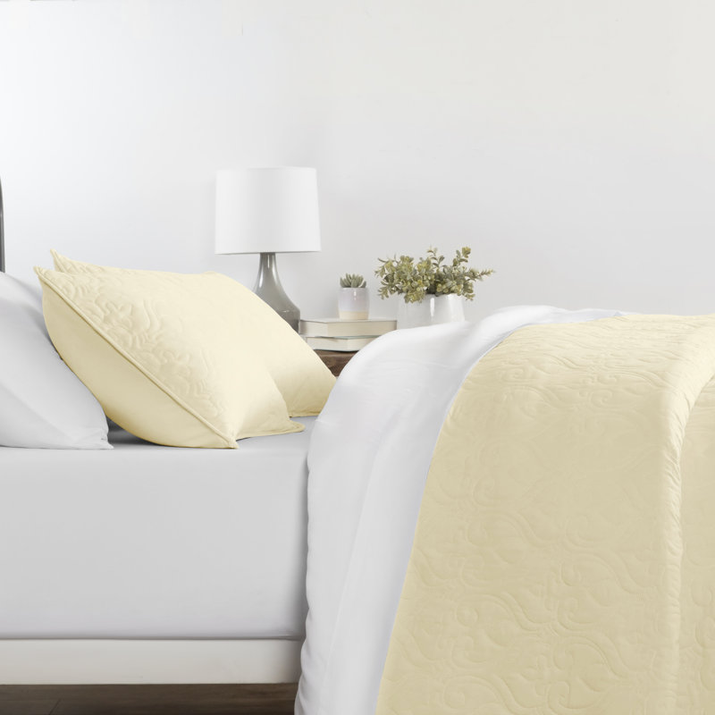 Yellow Twin Microfiber Quilted Coverlet Set