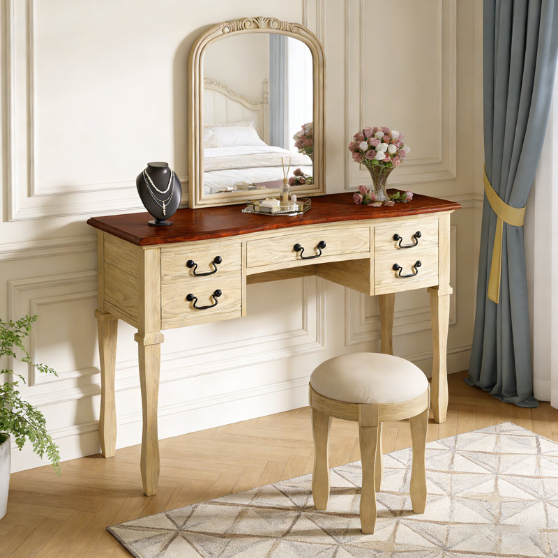 Coiffeuse de maquillage avec miroir