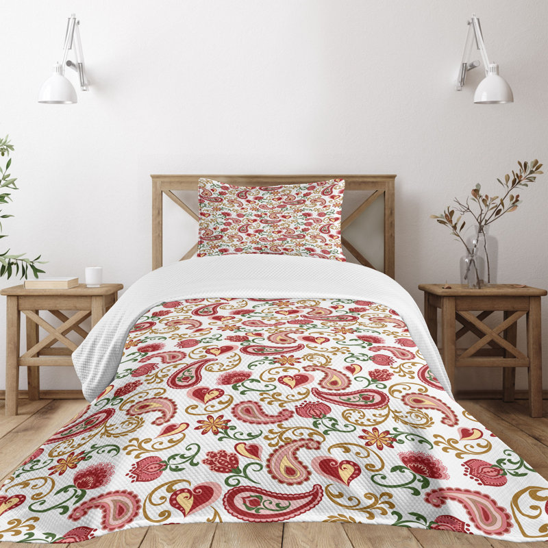 Paisley Twin Bedspread Set in Pale Pink and Red